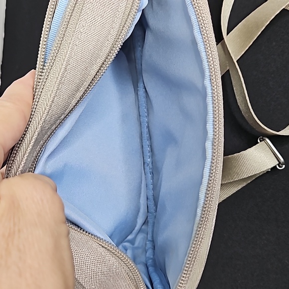 BAGGALLINI RFID FESTIVAL BAG STERLING SHIMMER - Picture 6 of 8